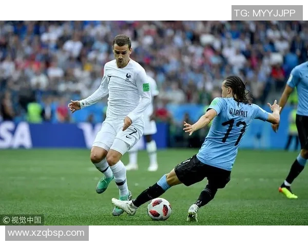 足球明星华丽走红毯瞬间回顾尽显风采与魅力的精彩视频合集